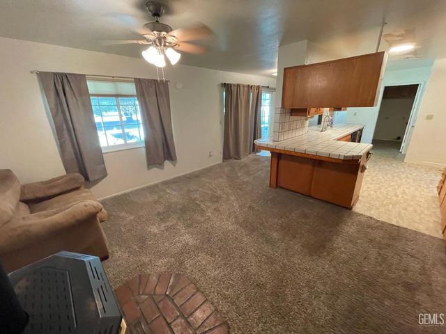 917 Cherry Hills Drive, Bakersfield, CA 93309