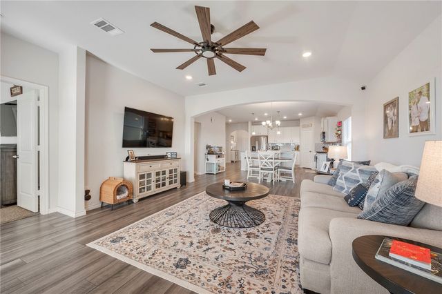 6202 Darlington Avenue, College Station, TX 77845