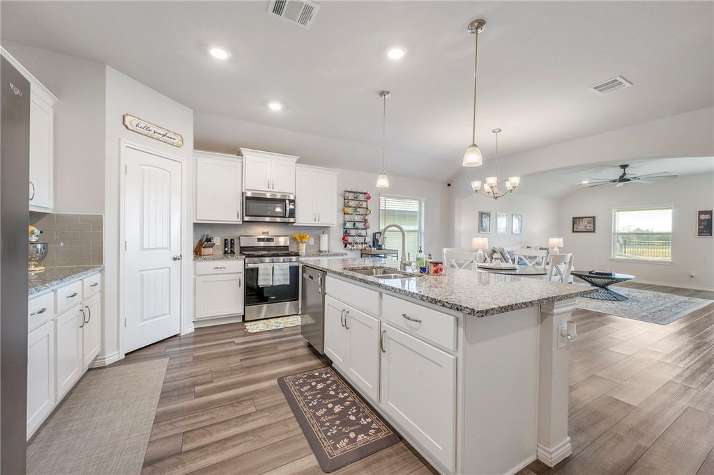 6202 Darlington Avenue, College Station, TX 77845