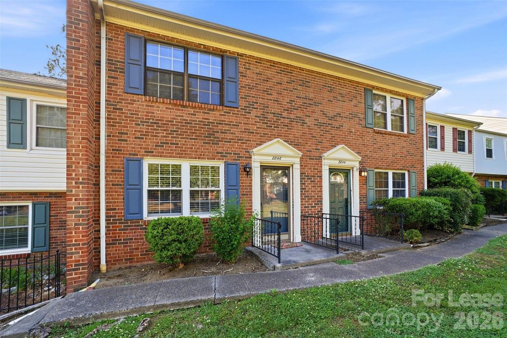 8846 Hunter Ridge Drive, Charlotte, NC 28226
