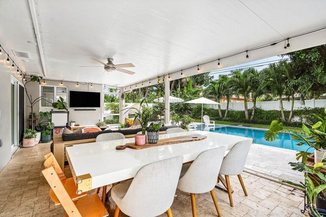 2810 SW 5th Street, Boynton Beach, FL 33435
