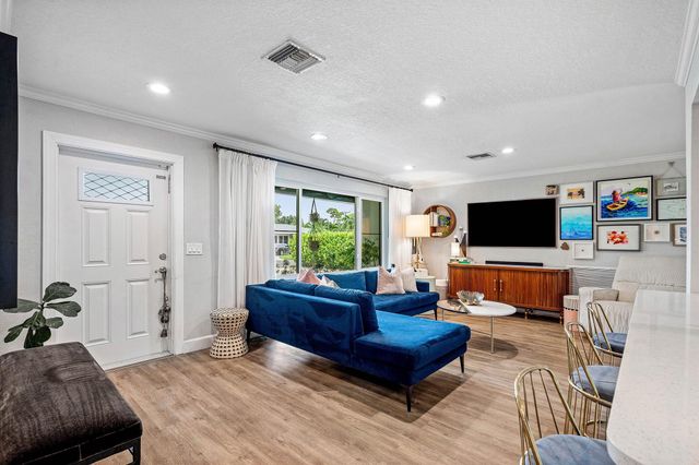 2810 SW 5th Street, Boynton Beach, FL 33435