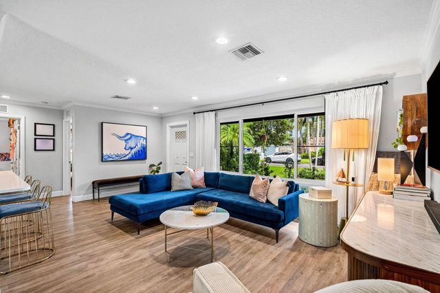 2810 SW 5th Street, Boynton Beach, FL 33435