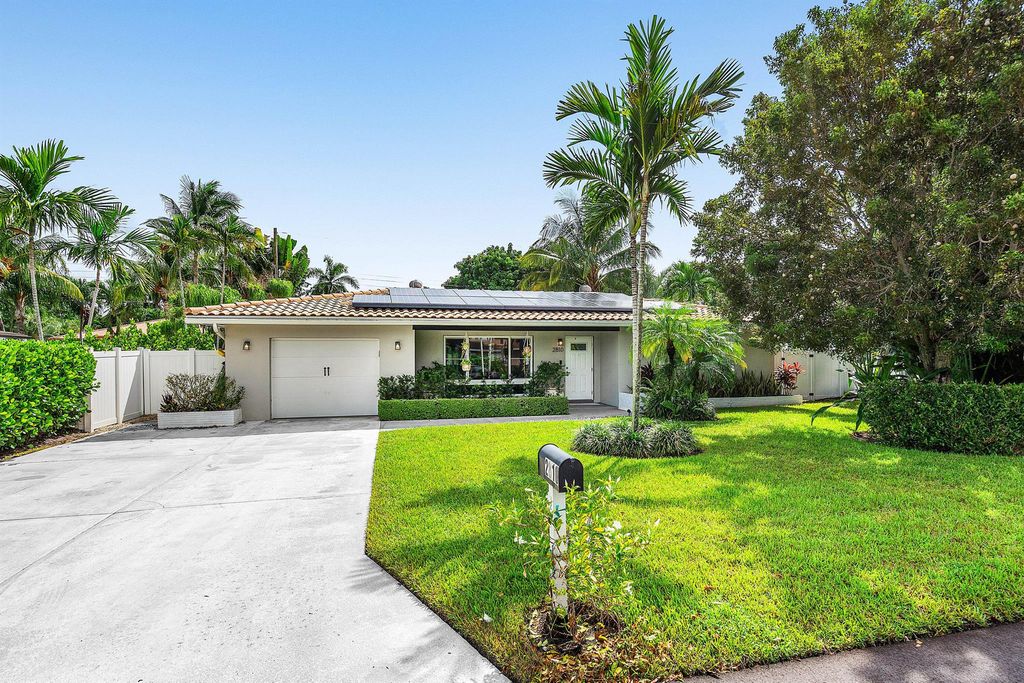2810 SW 5th Street, Boynton Beach, FL 33435