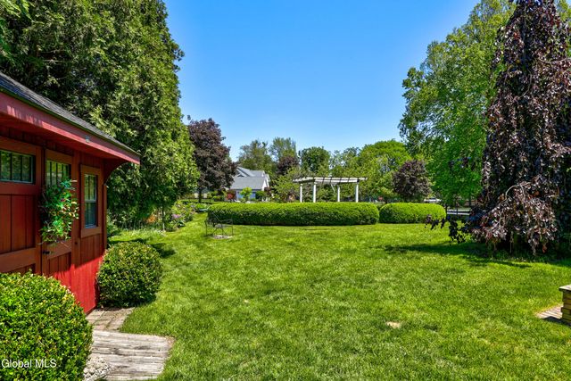 5 Mystic Lane, Saratoga Springs, NY 12866