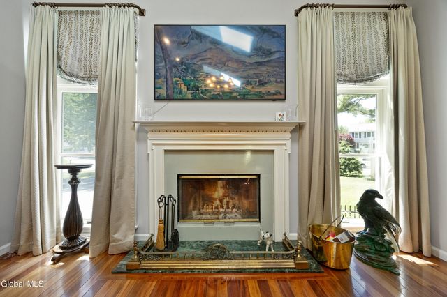 5 Mystic Lane, Saratoga Springs, NY 12866