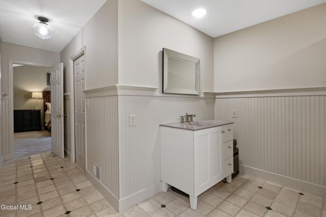 5 Mystic Lane, Saratoga Springs, NY 12866