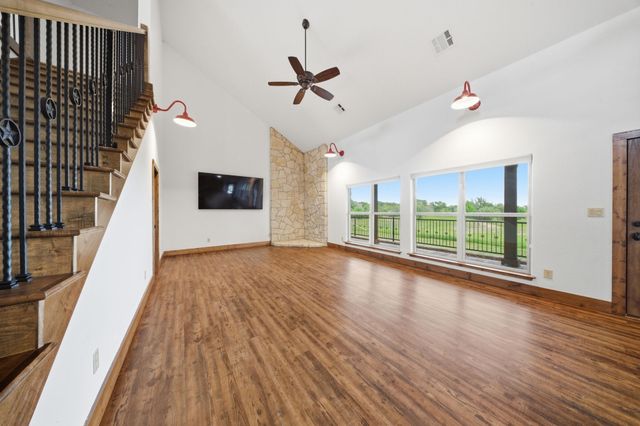 1632 County Road 4125, Iredell, TX 76649