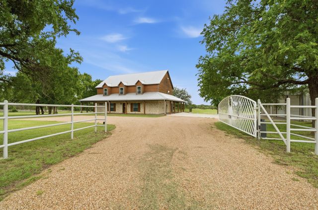 1632 County Road 4125, Iredell, TX 76649