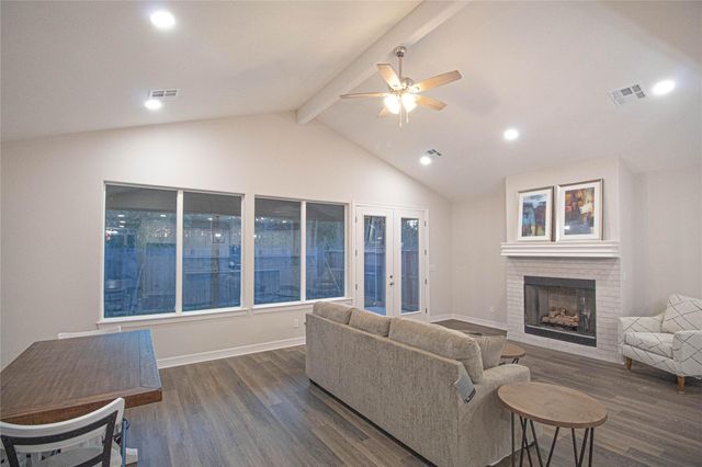 120 Sunshine Lane, Livingston, TX 77351