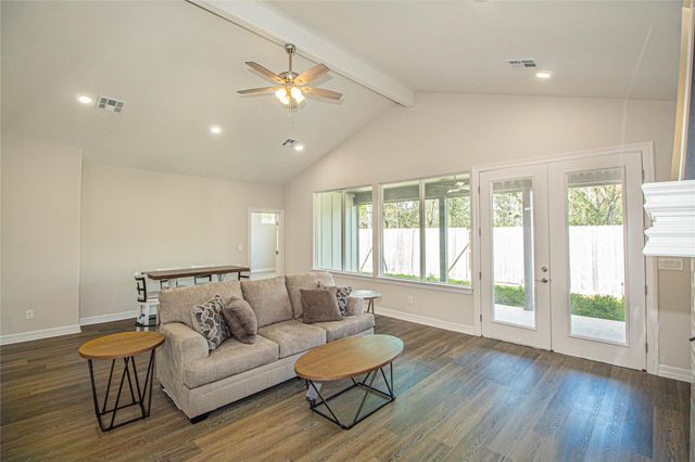 120 Sunshine Lane, Livingston, TX 77351