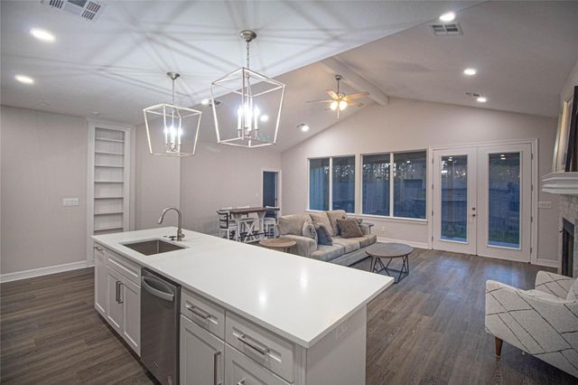 120 Sunshine Lane, Livingston, TX 77351