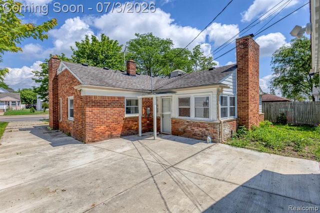 4335 W 14 Mile Road, Royal Oak, MI 48073