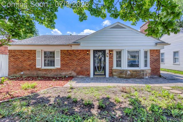 4335 W 14 Mile Road, Royal Oak, MI 48073