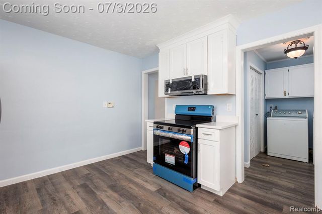 4335 W 14 Mile Road, Royal Oak, MI 48073