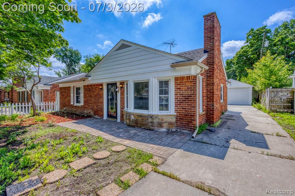 4335 W 14 Mile Road, Royal Oak, MI 48073