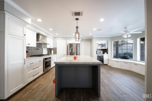 6400 Madonna Avenue, Bakersfield, CA 93308