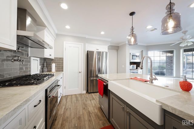 6400 Madonna Avenue, Bakersfield, CA 93308