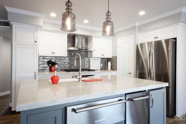 6400 Madonna Avenue, Bakersfield, CA 93308