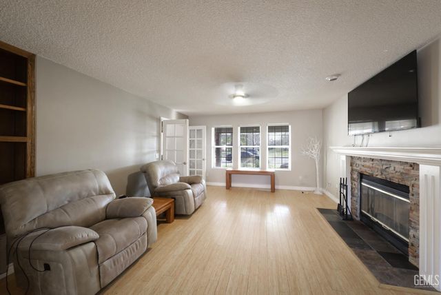 6400 Madonna Avenue, Bakersfield, CA 93308