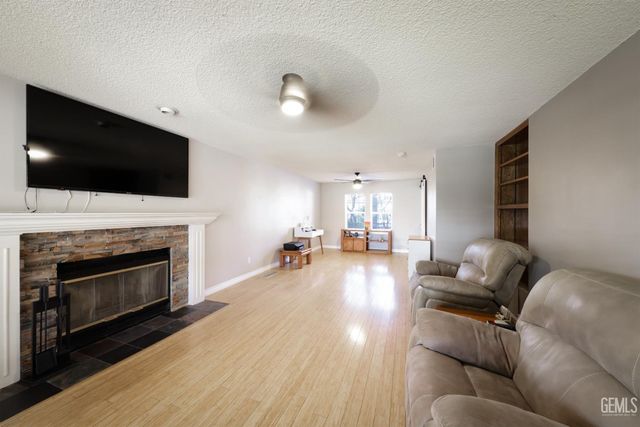 6400 Madonna Avenue, Bakersfield, CA 93308