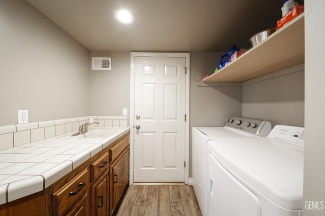 6400 Madonna Avenue, Bakersfield, CA 93308