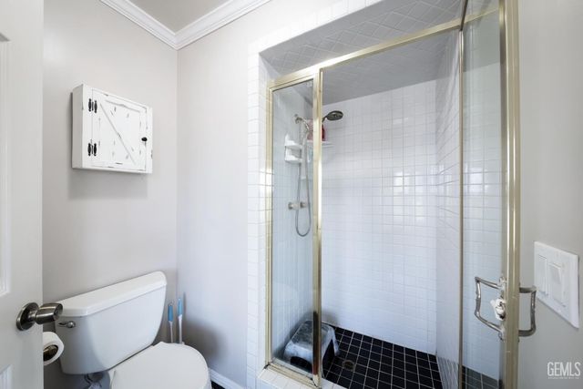 6400 Madonna Avenue, Bakersfield, CA 93308