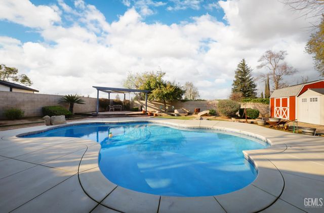 6400 Madonna Avenue, Bakersfield, CA 93308