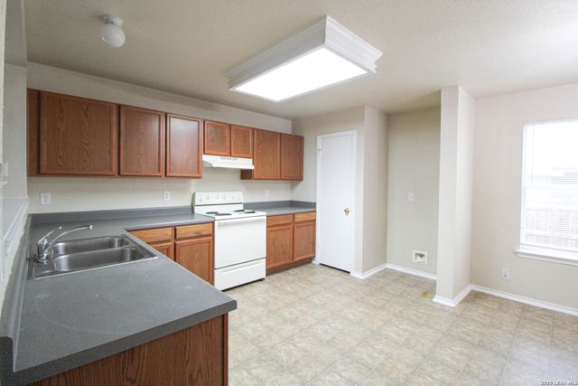 16130 Branching Oaks, San Antonio, TX 78247