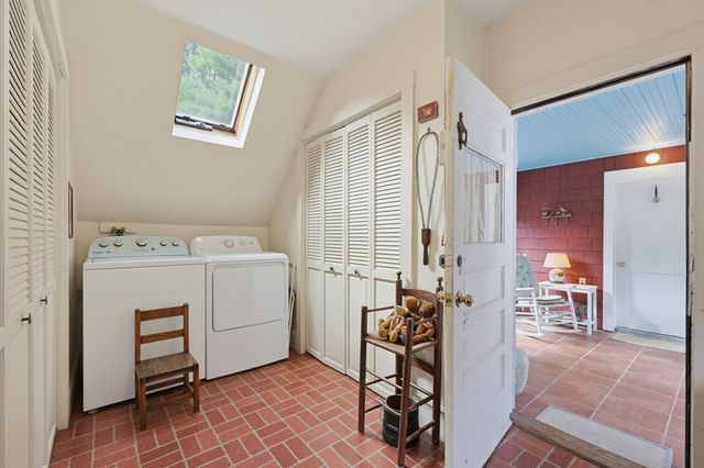 681 Washington St, Pembroke, MA 02359