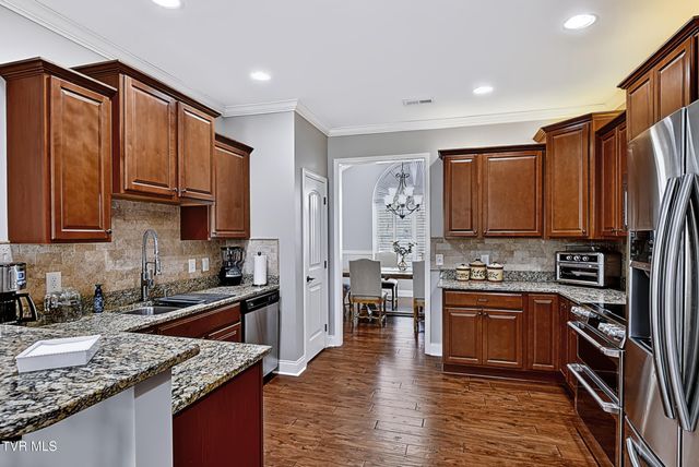 2011 Carson Way, Piney Flats, TN 37686
