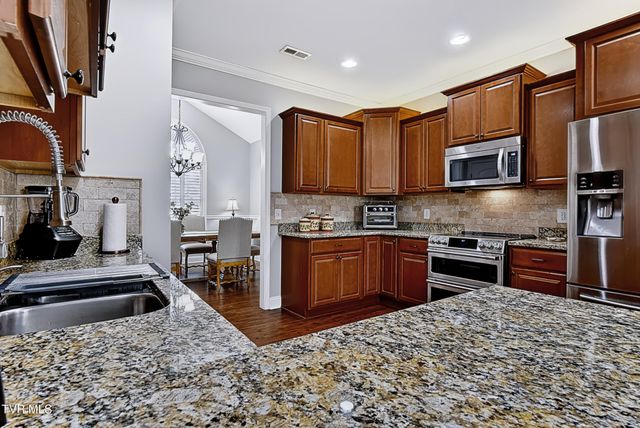 2011 Carson Way, Piney Flats, TN 37686