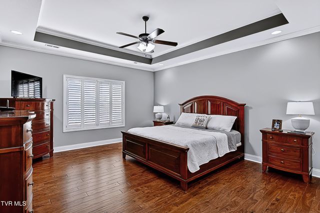 2011 Carson Way, Piney Flats, TN 37686