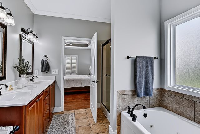 2011 Carson Way, Piney Flats, TN 37686