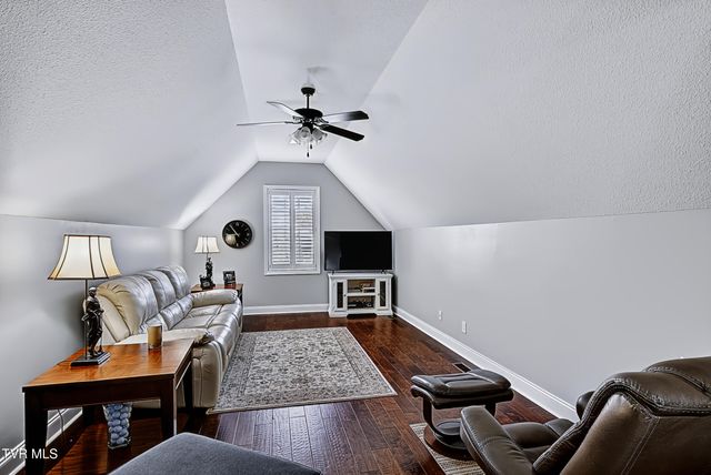 2011 Carson Way, Piney Flats, TN 37686
