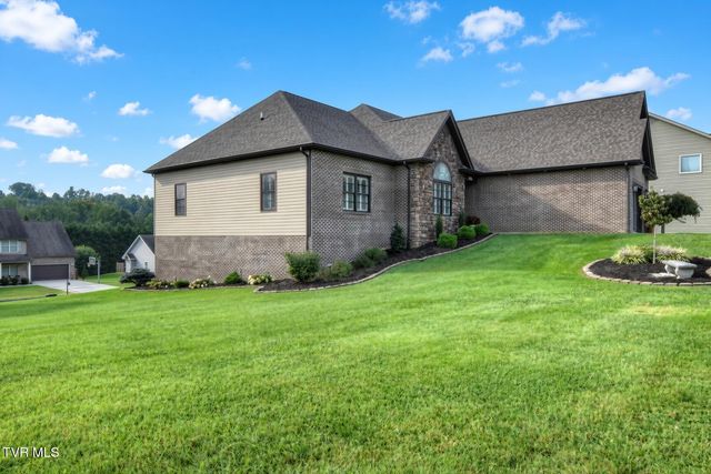 2011 Carson Way, Piney Flats, TN 37686