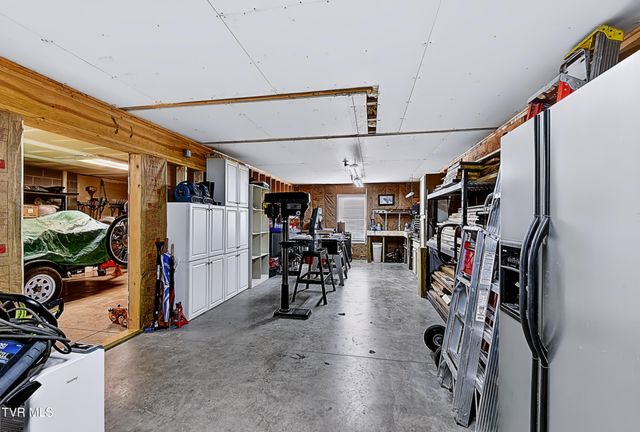 2011 Carson Way, Piney Flats, TN 37686