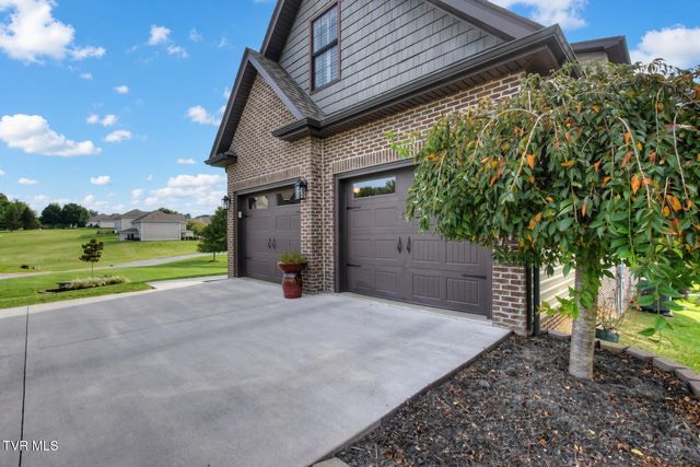 2011 Carson Way, Piney Flats, TN 37686