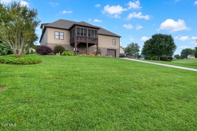2011 Carson Way, Piney Flats, TN 37686