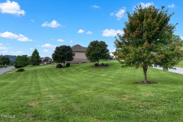 2011 Carson Way, Piney Flats, TN 37686