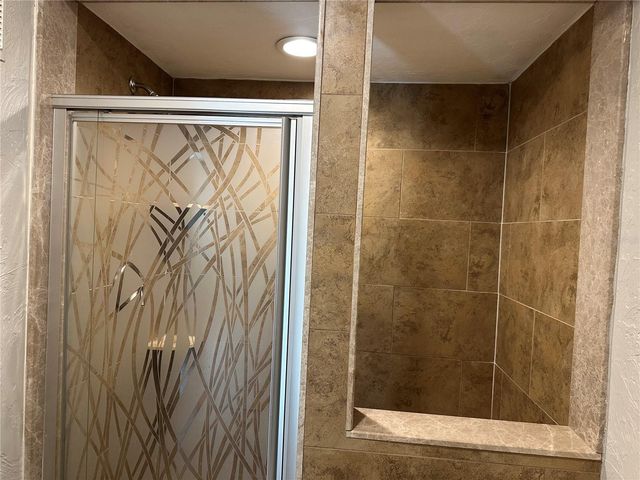 5800 HOLLYWOOD BOULEVARD 116, Sarasota, FL 34231