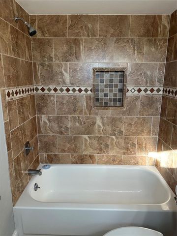 5800 HOLLYWOOD BOULEVARD 116, Sarasota, FL 34231