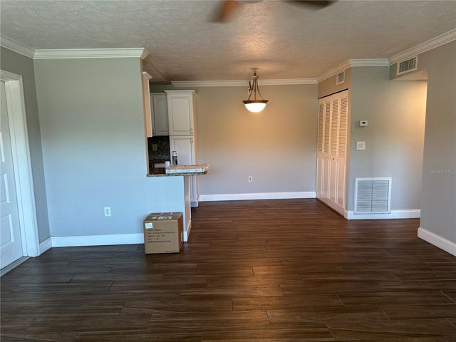 5800 HOLLYWOOD BOULEVARD 116, Sarasota, FL 34231