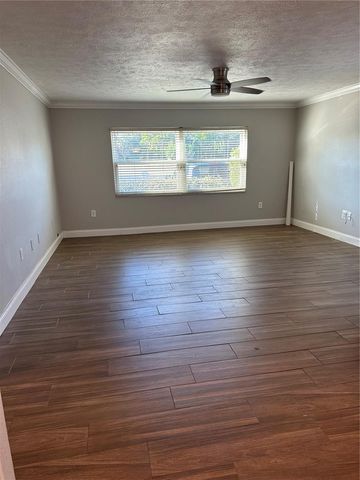 5800 HOLLYWOOD BOULEVARD 116, Sarasota, FL 34231