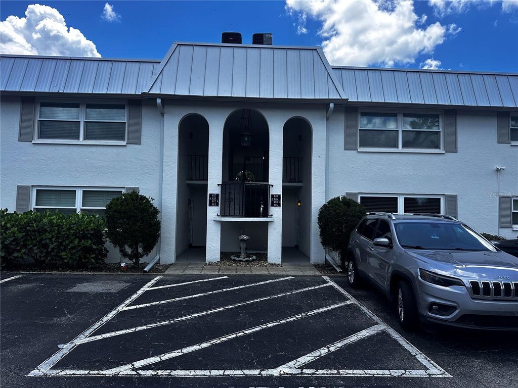 5800 HOLLYWOOD BOULEVARD 116, Sarasota, FL 34231
