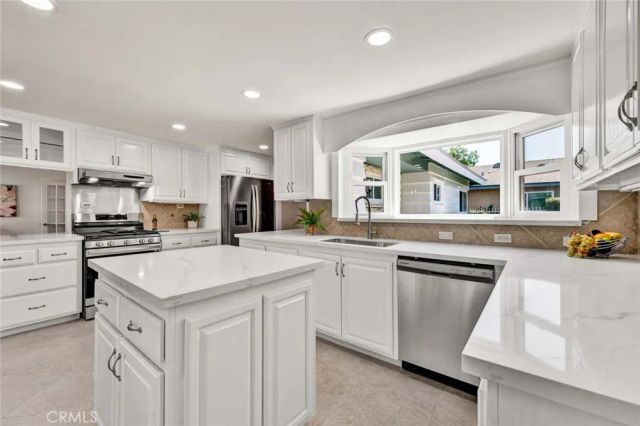 2137 W Cris Avenue West, Anaheim, CA 92804