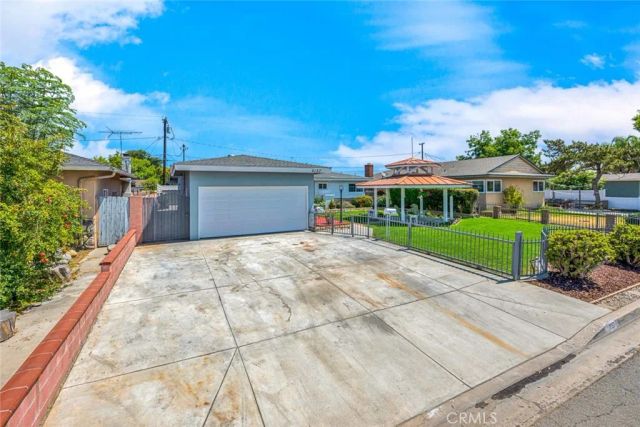 2137 W Cris Avenue West, Anaheim, CA 92804