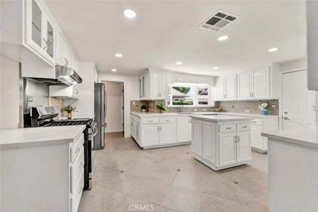 2137 W Cris Avenue West, Anaheim, CA 92804