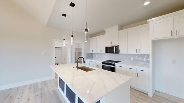 801 Birch Street, Grand Prairie, TX 75050