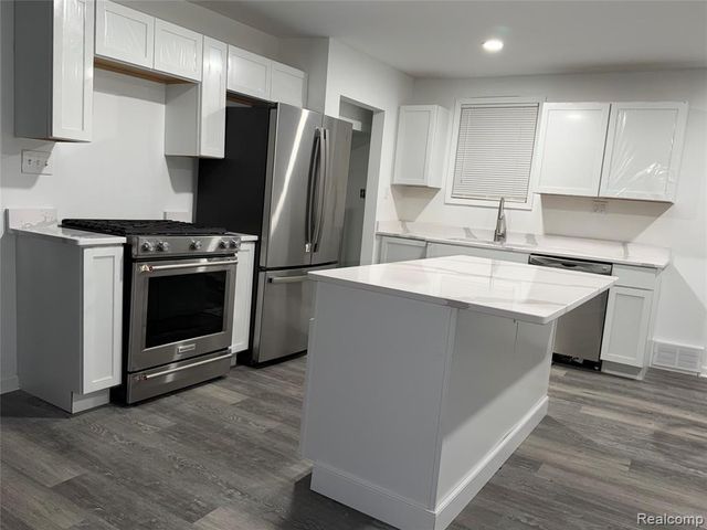 16291 Fairmount Drive, Detroit, MI 48205